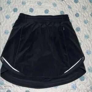 Lululemon Women’s Sz 6 Black Skirt Hotty Hot High Rise Mini- Used